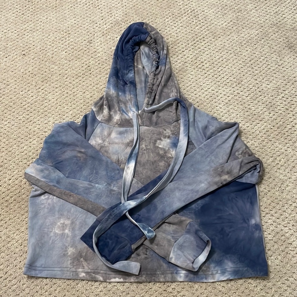 Cropped tie dye hoodie